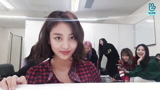 (Twice) JIHYO - Epic eye contact + booty