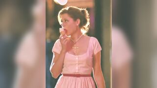 Jenna Fischer eating some ice cream