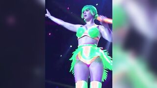 Katy Perry's boob jiggle - Prism Tour