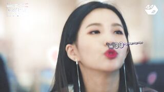 (G)I-DLE - Soyeon & Miyeon - Kiss tease.