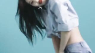 Sunmi - Tight Jeans