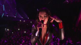 Charli XCX Nippy at MTV EMA 2014