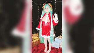 [self] razouhime as Christmas Miku - Boob jiggles