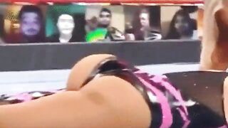 Lana's wiggly cheeks