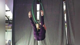 Pole Dance Fitness & Aerialist : Double elbow hook straddle pose