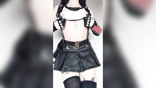 Tifa titty drop