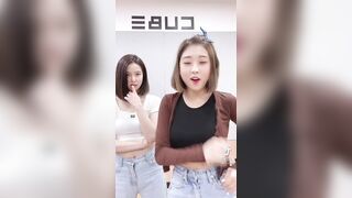 CLC - Seungyeon & Yujin