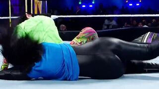 Bayley’s ass jiggling