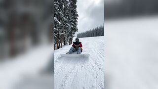 Beautiful day on the slopes.....OOO YAH and TITTIES!????????❄️ [GIF]
