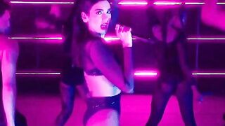 Dua Lipa is making all of us hard. Such a hot tease. Incredible ????