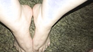 Cumming on the sexy feet and blue pained toes of BBW Latina slut????????????????